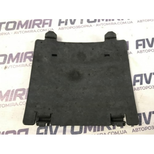 Лючок переднього підкрилку Opel Astra H 2004-2010 13125606